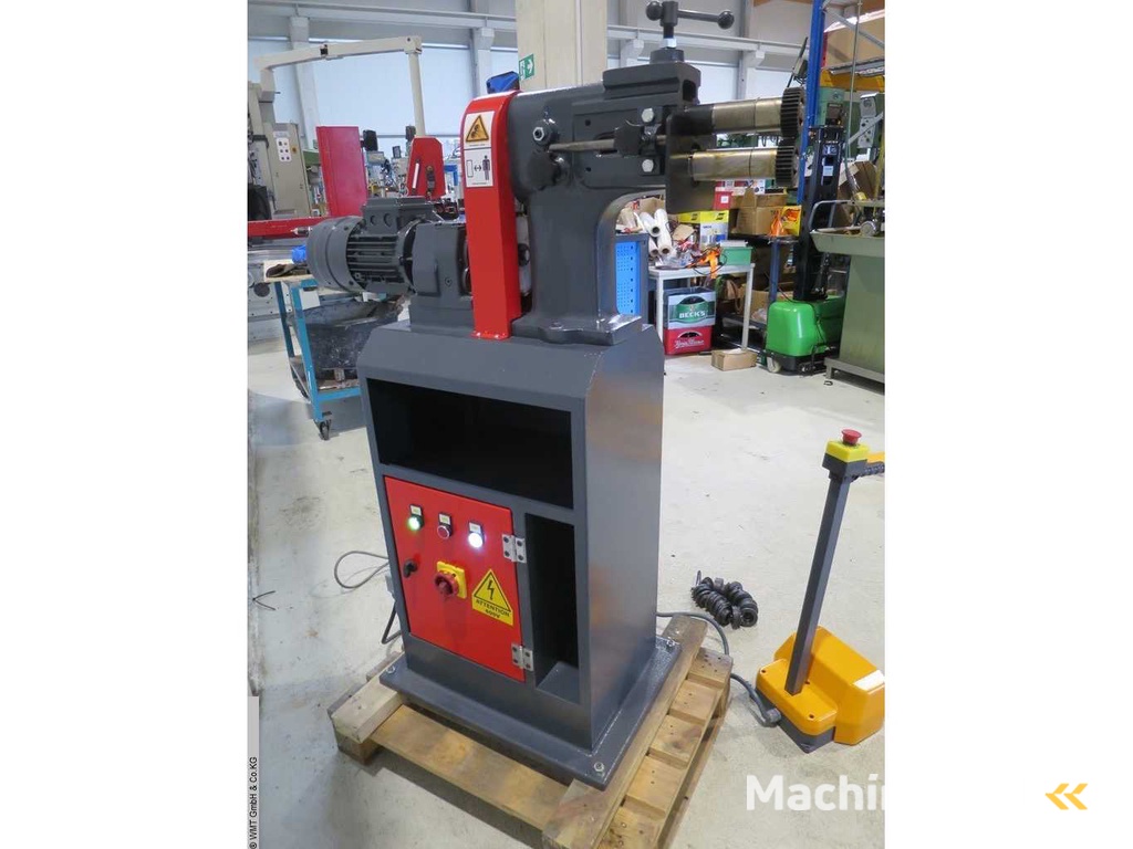 MEGEY BM-M-125 Kralen- en flensmachine