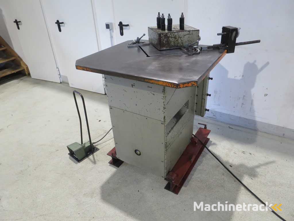 SAFAN TU3.U.250 Ausklinkmaschine