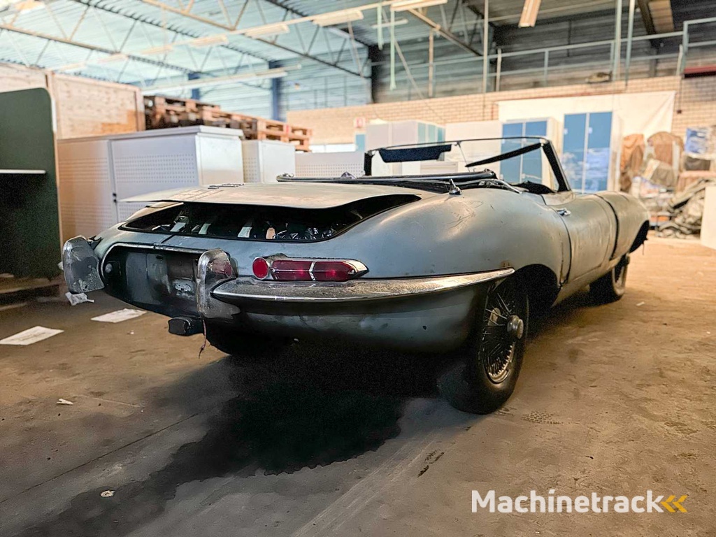 Jaguar E-Type XKE Cabriolet 4.2 6-Zylinder in Reihe Serie 11/2 1968 Roadster