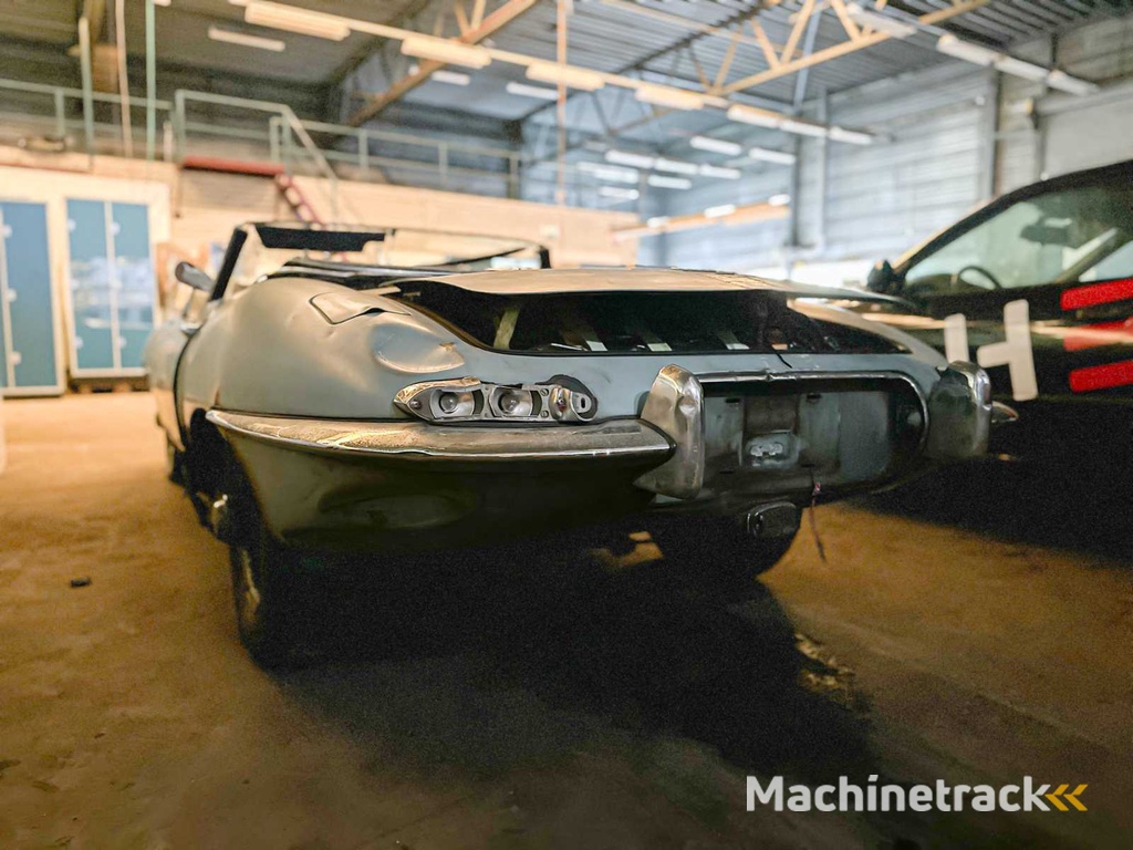 Jaguar E-Type XKE Cabriolet 4.2 6-Zylinder in Reihe Serie 11/2 1968 Roadster