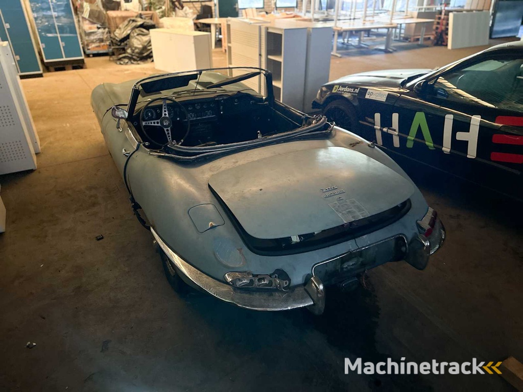 Jaguar E-Type XKE Cabriolet 4.2 6-Zylinder in Reihe Serie 11/2 1968 Roadster