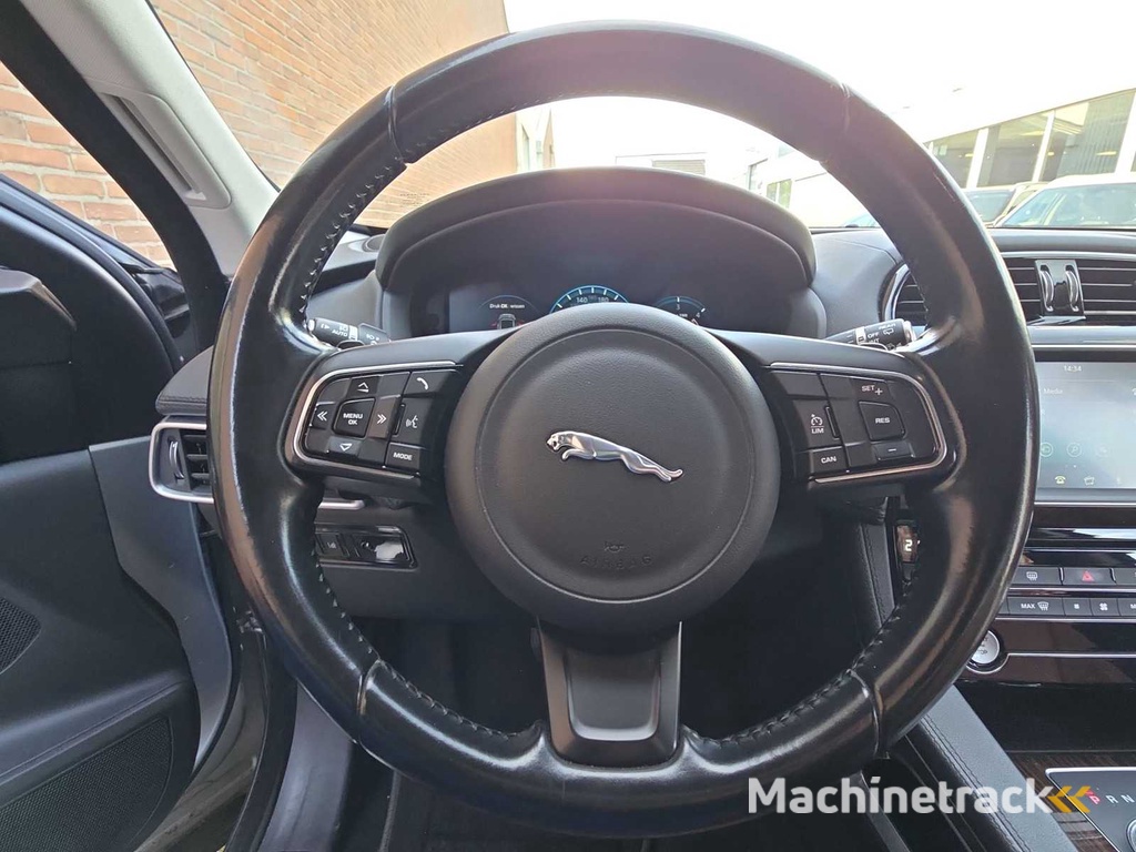 Jaguar F-PACE 2.0 Portfolio AWD 20d | ND-391-G