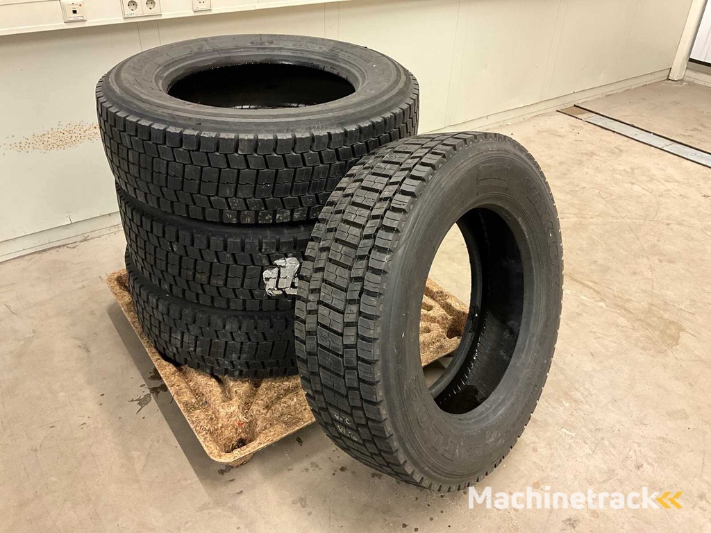 4x 295/60 R22.5 Hankook Retread Vrachtwagenband