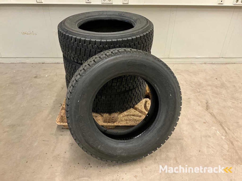 4x 295/60 R22.5 Hankook Retread Vrachtwagenband