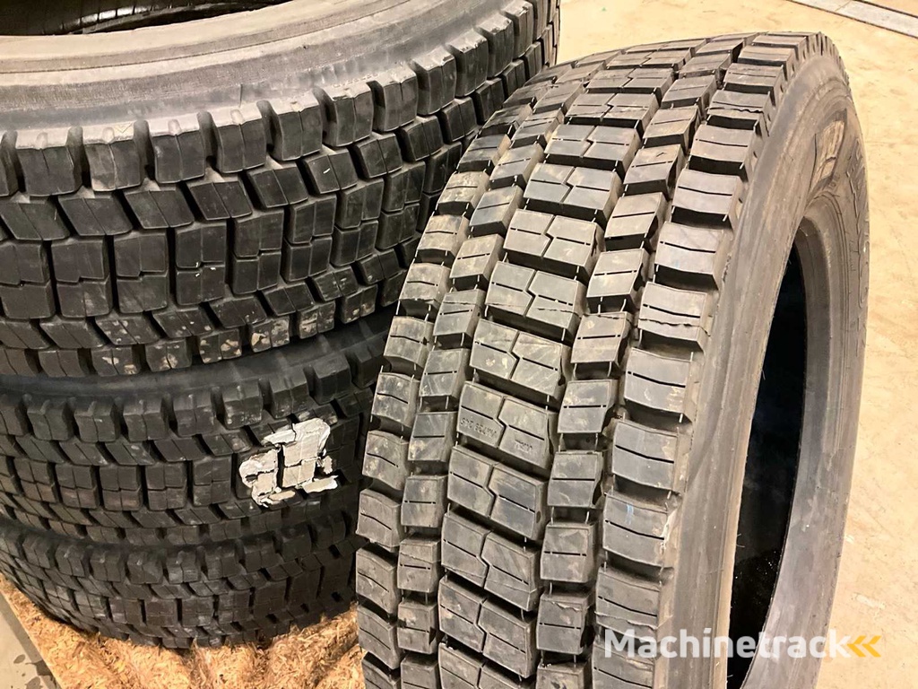 4x 295/60 R22.5 Hankook Retread Vrachtwagenband