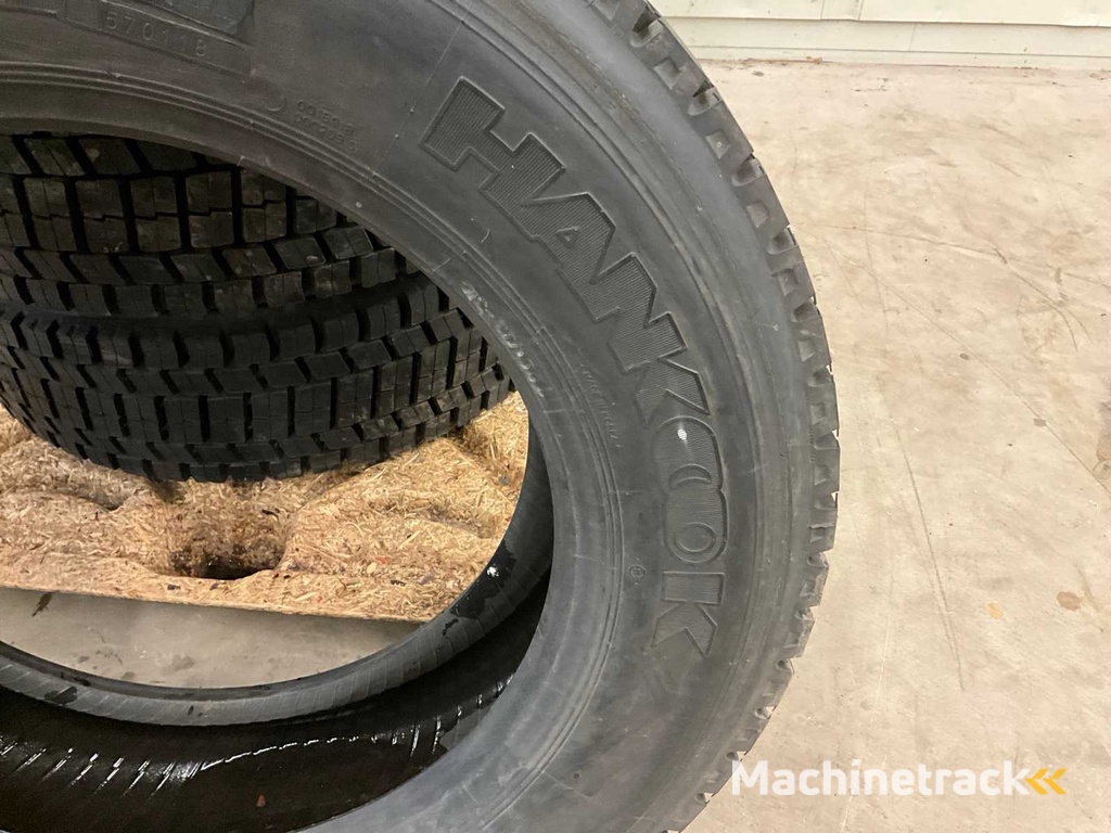 4x 295/60 R22.5 Hankook Retread Vrachtwagenband