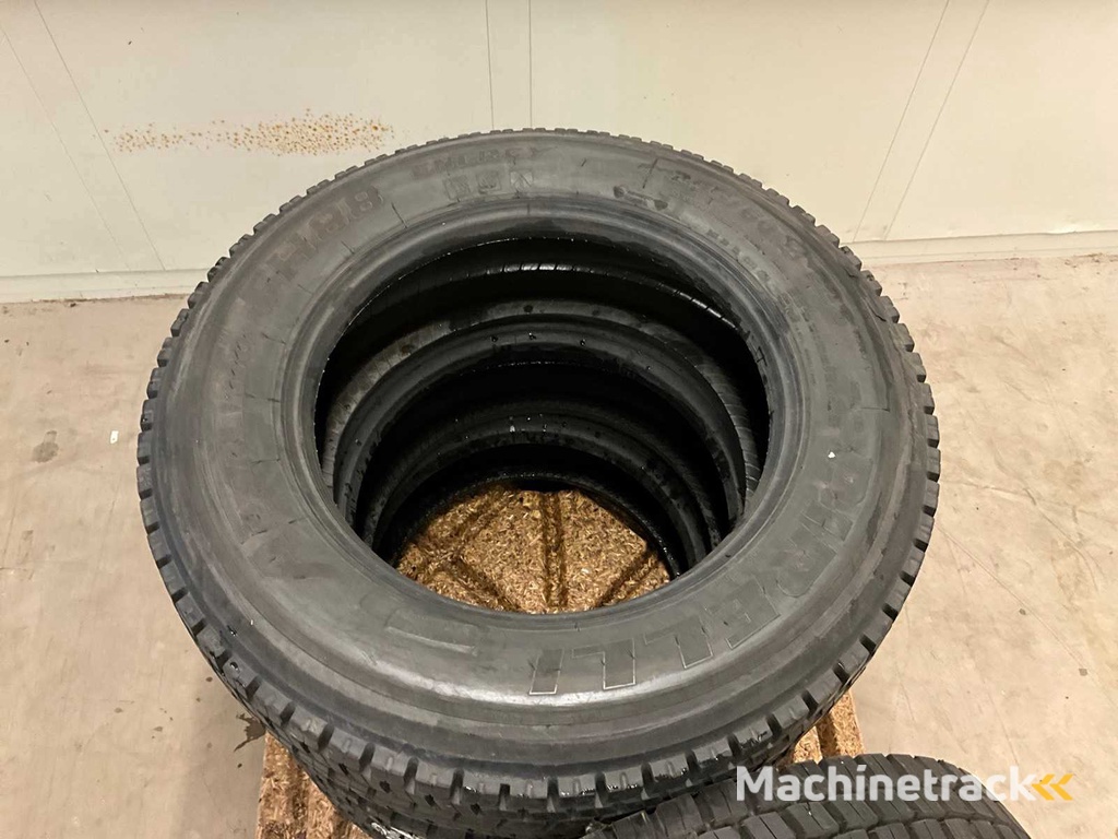 4x 295/60 R22.5 Hankook Retread Vrachtwagenband