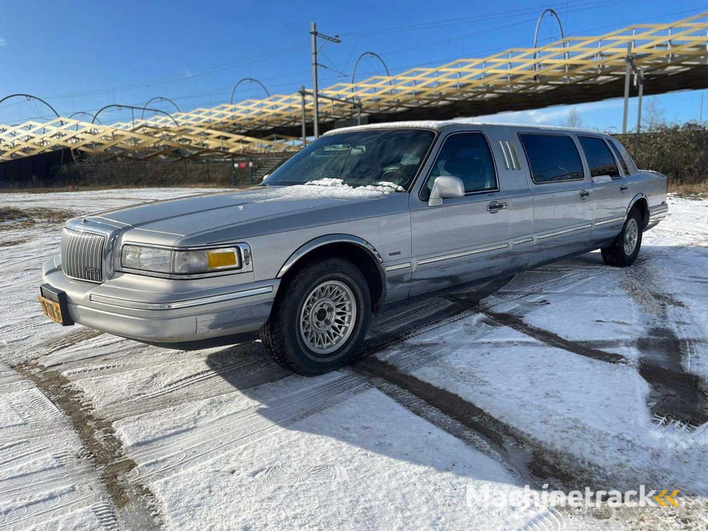 1997 Lincoln Town Car Limousine