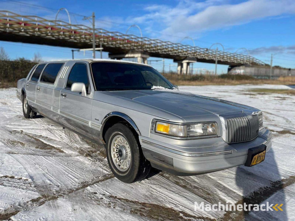 1997 Lincoln Town Car Limousine