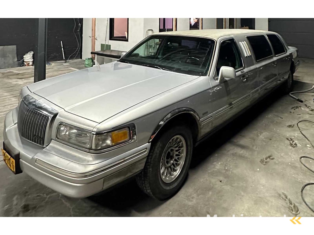 1997 Lincoln Town Car Limousine