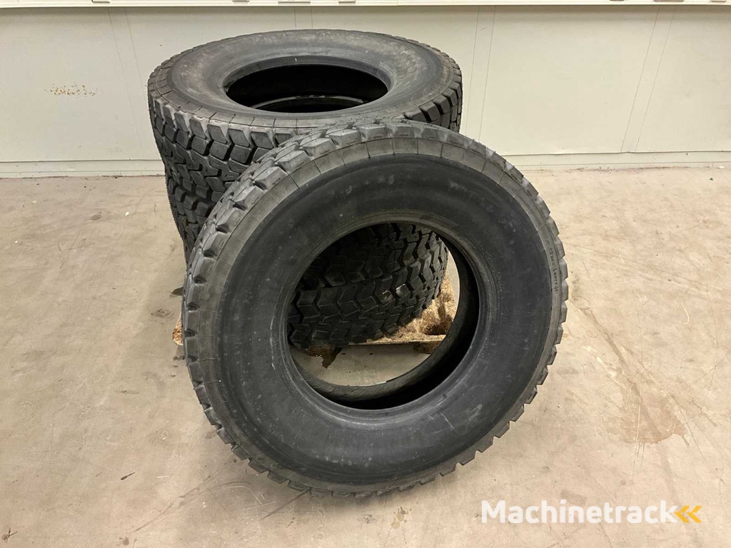 4x 295/80 R22.5 Michelin Retread Truck Tire
