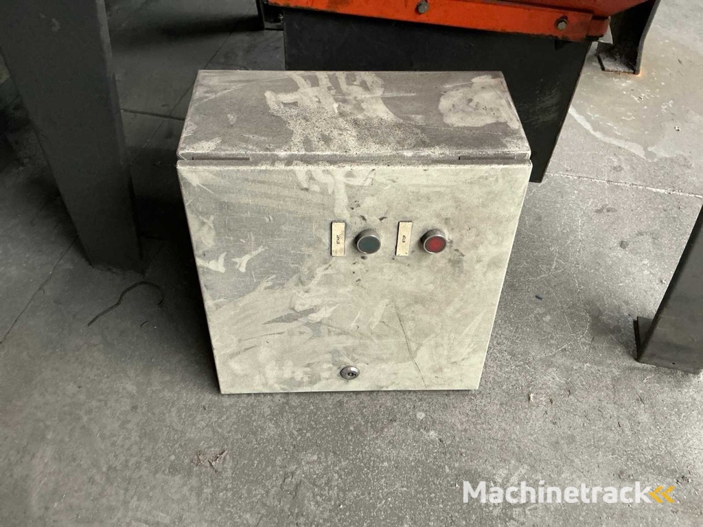 Kiekens DM 5551 Dustmaster Dust Filter Installation