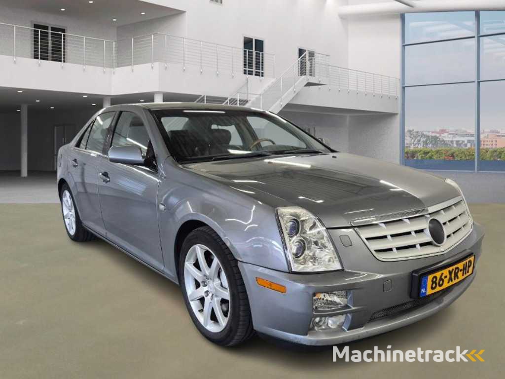 Cadillac STS 4.6 V8 Launch Edit, 86-XR-HP