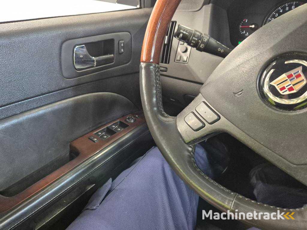 Cadillac STS 4.6 V8 Launch Edit, 86-XR-HP