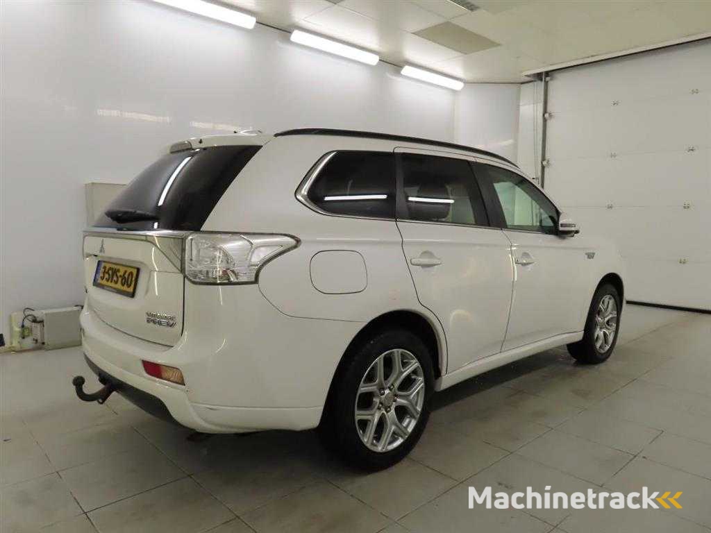 Mitsubishi Outlander 2.0 PHEV Intense + Automatik 3-SVS-60