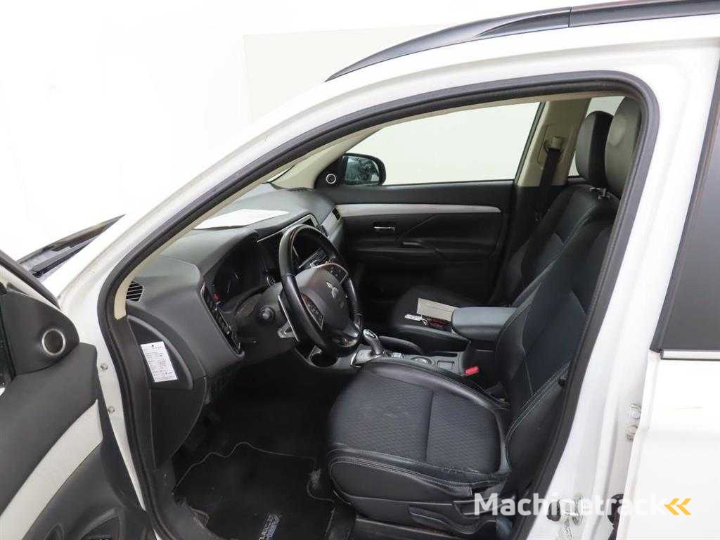 Mitsubishi Outlander 2.0 PHEV Intense + Automatik 3-SVS-60