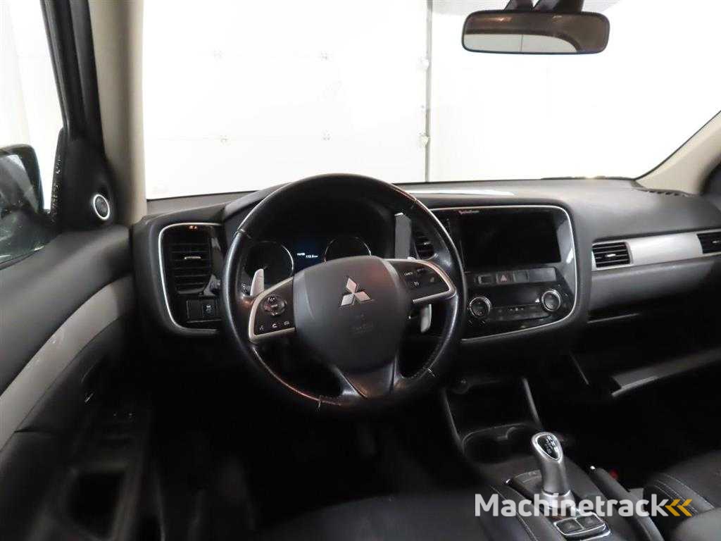 Mitsubishi Outlander 2.0 PHEV Intense + Automatik 3-SVS-60