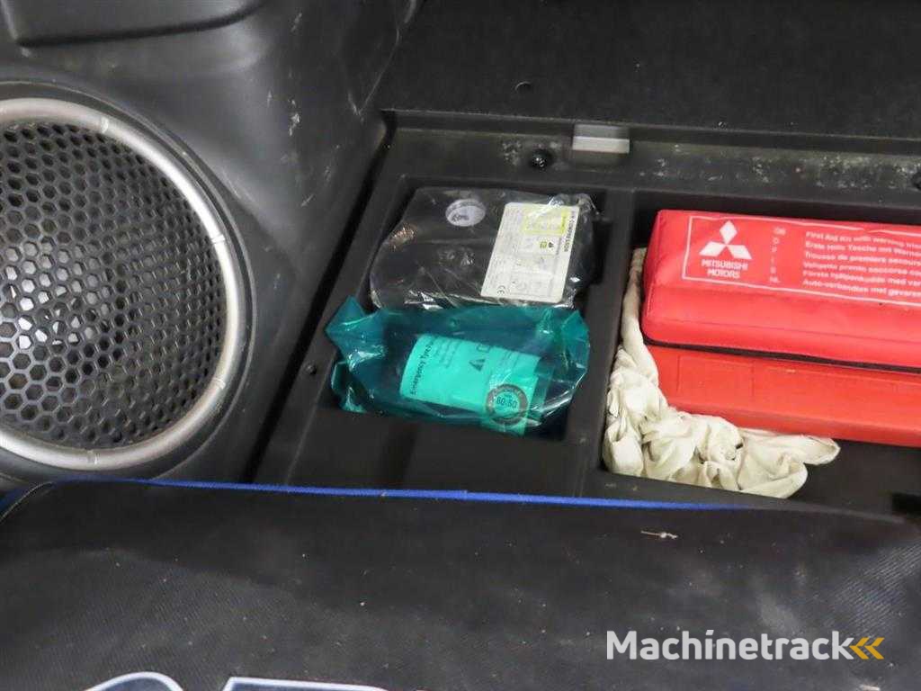 Mitsubishi Outlander 2.0 PHEV Intense + Automatik 3-SVS-60