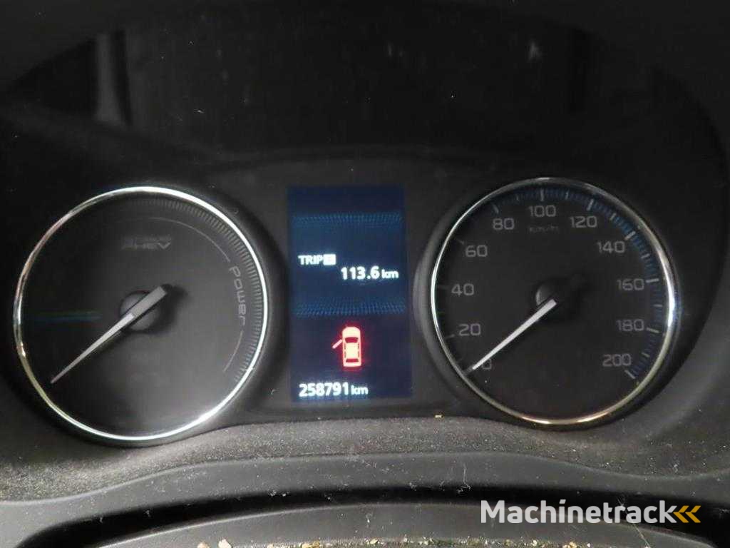 Mitsubishi Outlander 2.0 PHEV Intense + Automatik 3-SVS-60