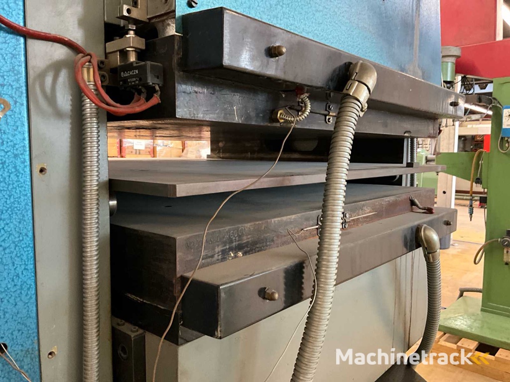 Bieffeb Hitte-pers machine