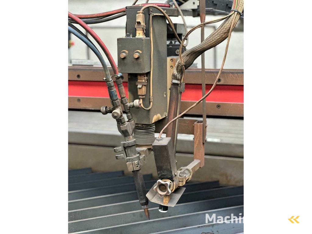 CMC - 3.000 x 2.000 - Plasma cutting machine