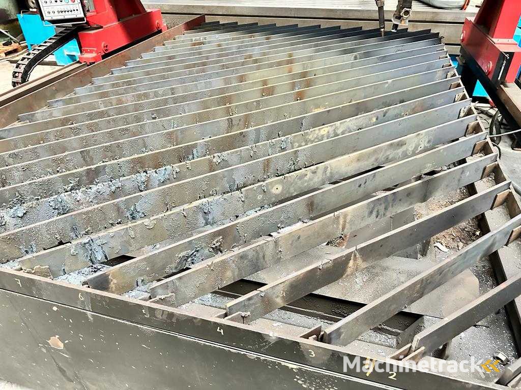 CMC - 3.000 x 2.000 - Plasma cutting machine