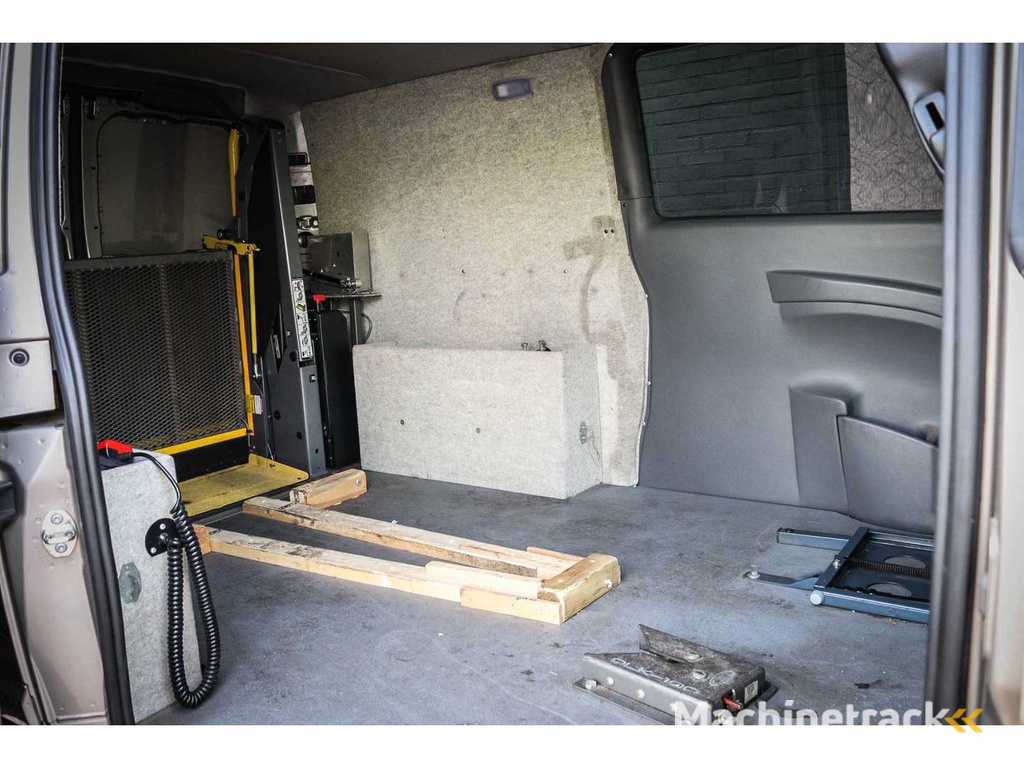Mercedes-Benz Vito 111 CDI Rolstoelauto, 38-VNK-7