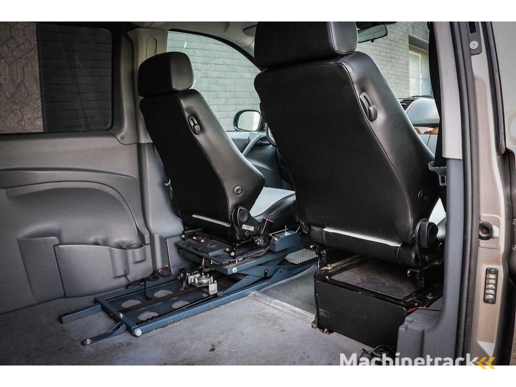 Mercedes-Benz Vito 111 CDI Rolstoelauto, 38-VNK-7