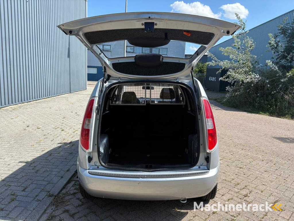 Skoda Pratik Benzine bestel auto, V-69-NFK