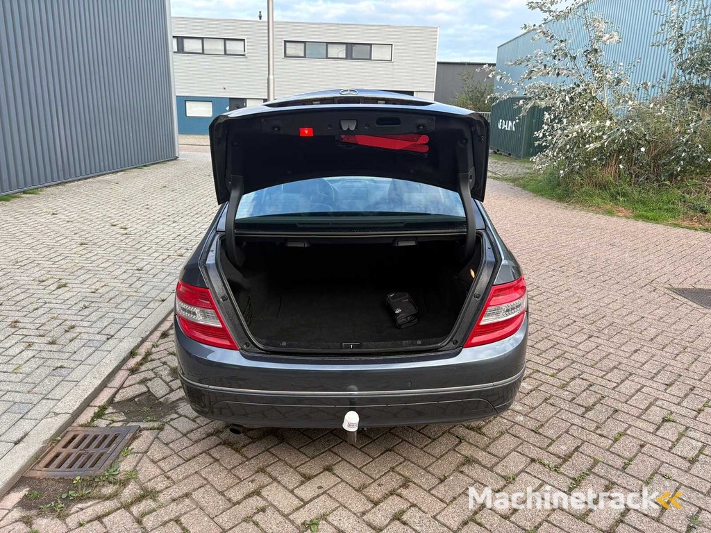 Mercedes-Benz c klasse 180 K Avantgarde Automaat Airco Cruise, J-732-NT