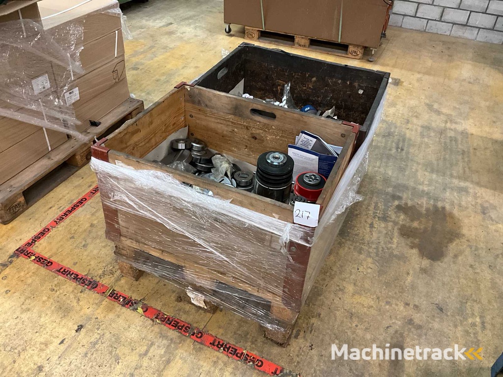 Various punching tools (40x)