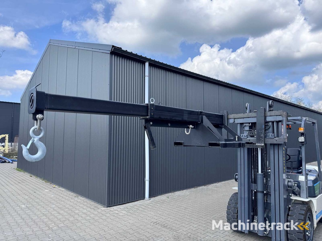 Field Industries Extendable jib for forklift