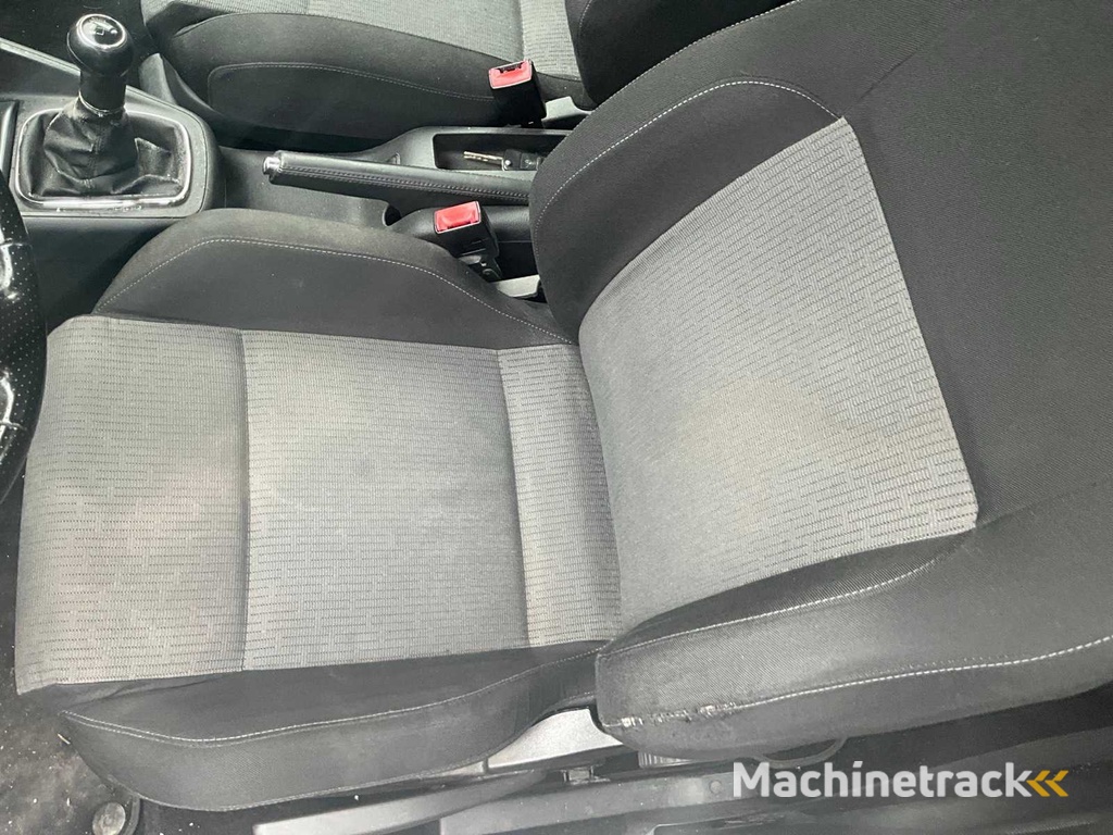 2003 Volkswagen Golf