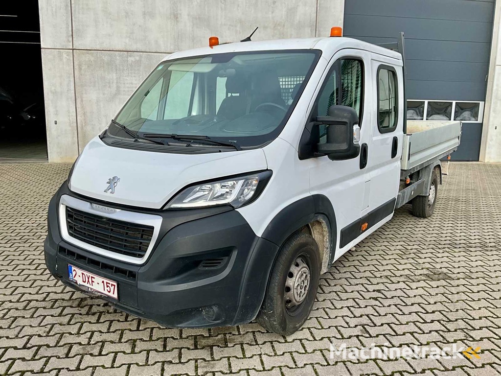 2023 Peugeot Boxer laadbak - 40000km - 7 pers. - trekhaak