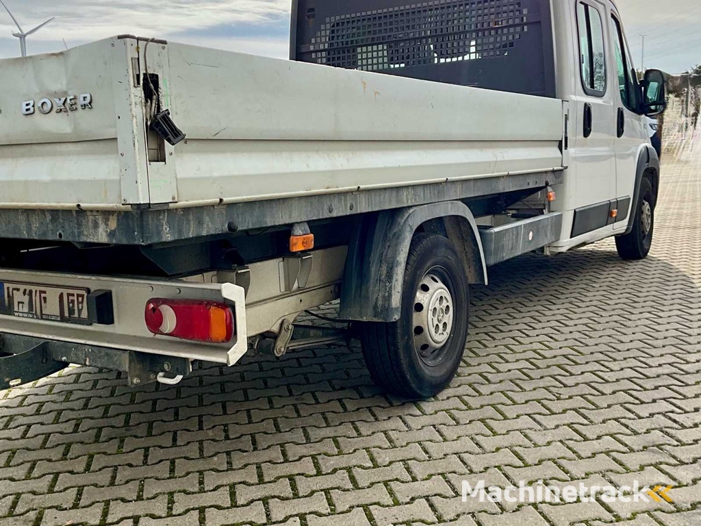 2023 Peugeot Boxer laadbak - 40000km - 7 pers. - trekhaak