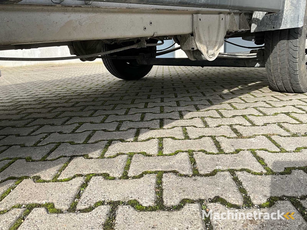 2023 Peugeot Boxer laadbak - 40000km - 7 pers. - trekhaak
