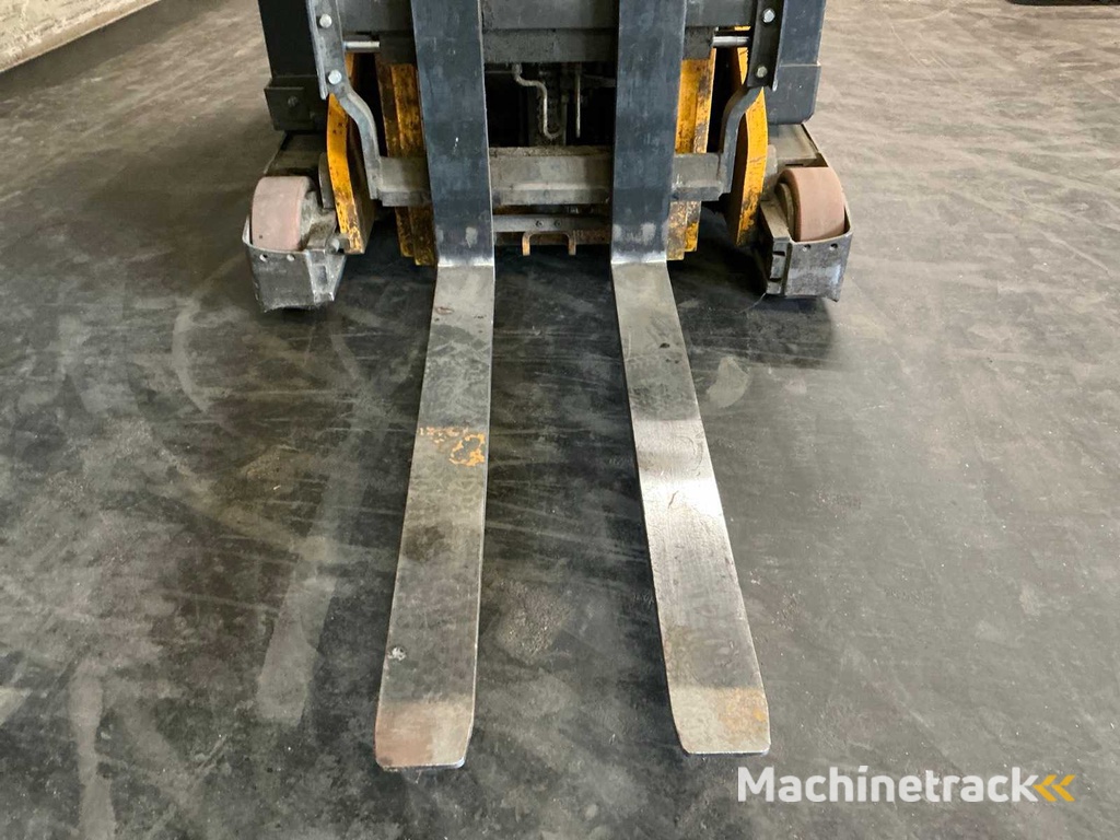 2011 Jungheinrich ETV214 Schubmaststapler