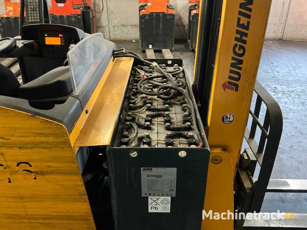 2011 Jungheinrich ETV214 Schubmaststapler