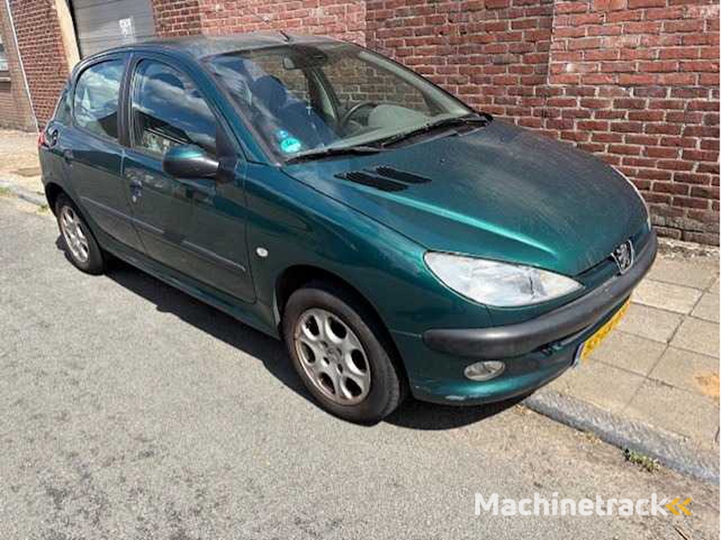 Peugeot - 206 - 1.4 Gentry - PKW - 2001