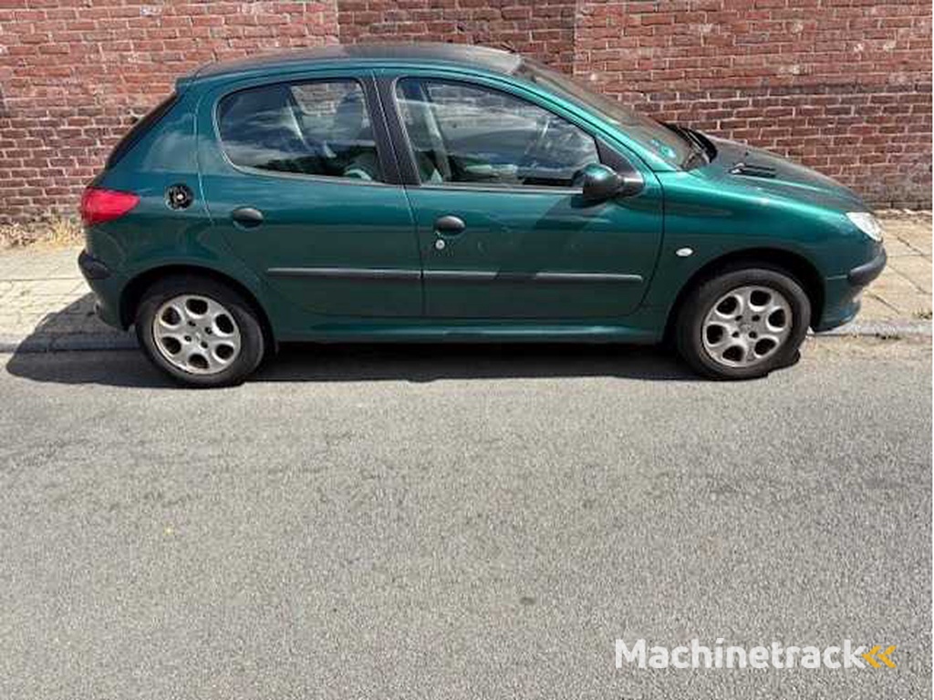 Peugeot - 206 - 1.4 Gentry - PKW - 2001