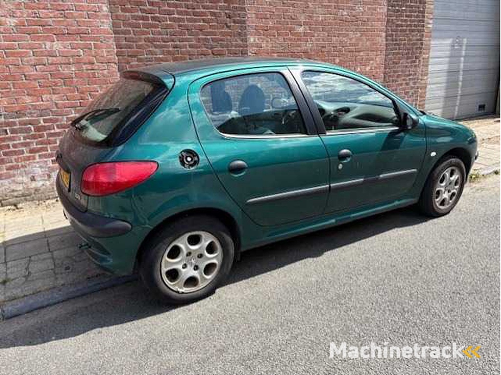 Peugeot - 206 - 1.4 Gentry - PKW - 2001