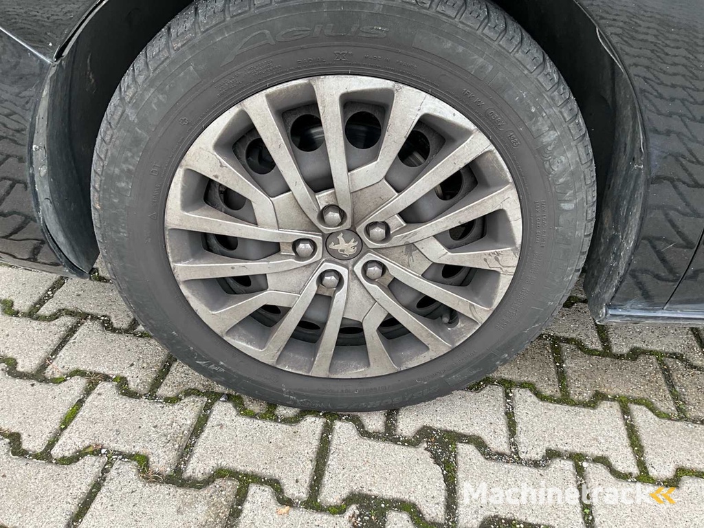 2023 Peugeot Expert lichte vracht - 55000km - 6pers.