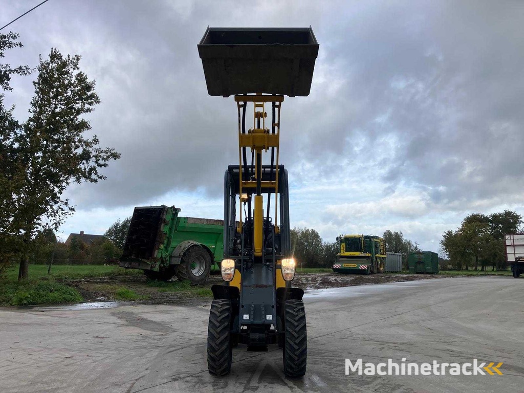 Mustang AL 100 Wheel Loader