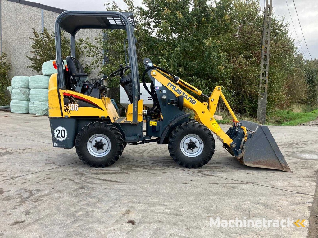 Mustang AL 100 Wheel Loader