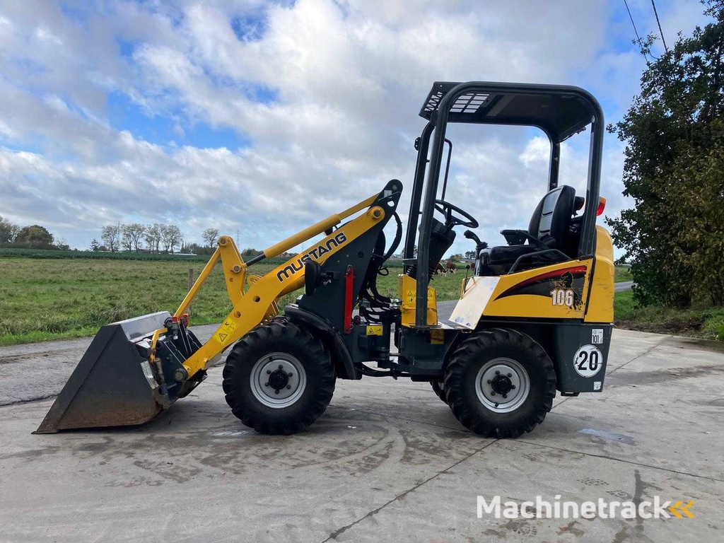 Mustang AL 100 Wheel Loader
