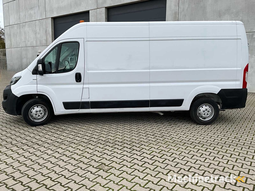 2023 Peugeot boxer lichte vracht - 27000km - 3pers - trekhaak