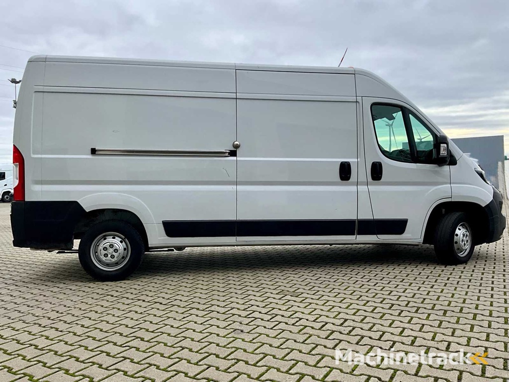 2023 Peugeot boxer lichte vracht - 27000km - 3pers - trekhaak