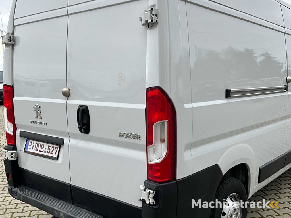 2023 Peugeot boxer lichte vracht - 27000km - 3pers - trekhaak