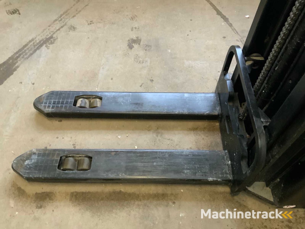 2022 EP ES15-15ES Stapelaar