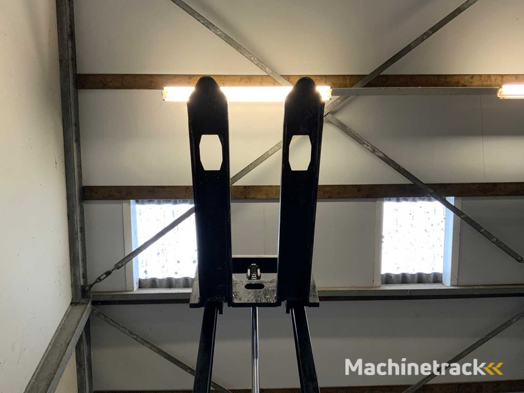 2022 EP ES15-15ES Stapelaar